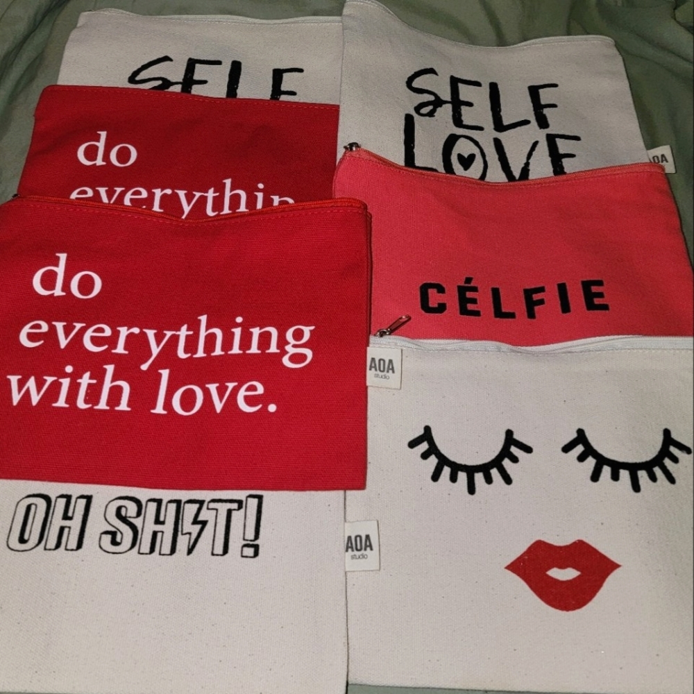 7 Canvas Pouch